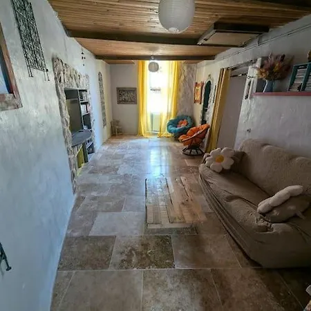 La Maison Des Couleurs Holiday home Sauve